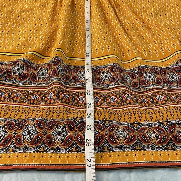 Doe & Rae Boho V-Neck Designed Top Size Medium - Picture 5 of 8